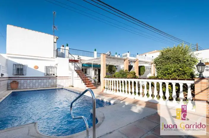 Villa en Venta 3 Dormitorios Piscina Privada Nerja