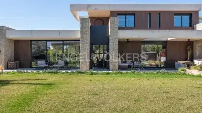 Villa de Lujo en Godella 800m2 con Piscina y Cine en Casa