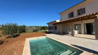 Chalet en Alquiler Camino Naixent 4 Dormitorios Piscina