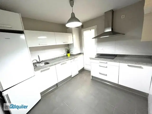 Bonito piso de 1 dormitori, garaje y trastero en armilla