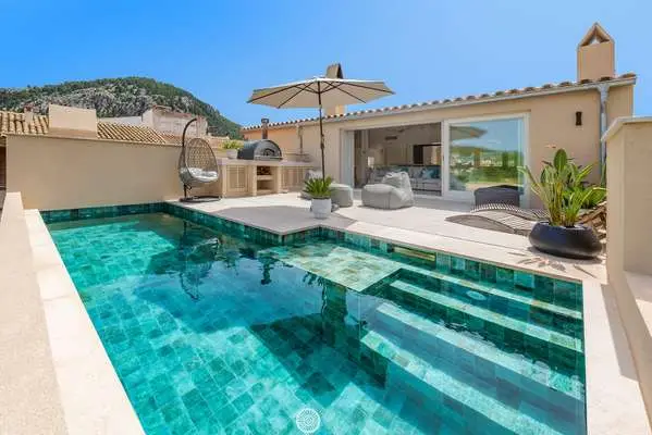 Casa Adosada de Lujo en Pollensa con Piscina