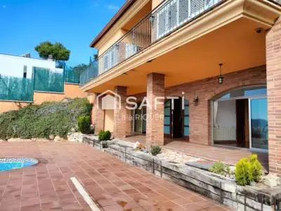Casa de Lujo en Blanes con Vistas al Mar y Piscina