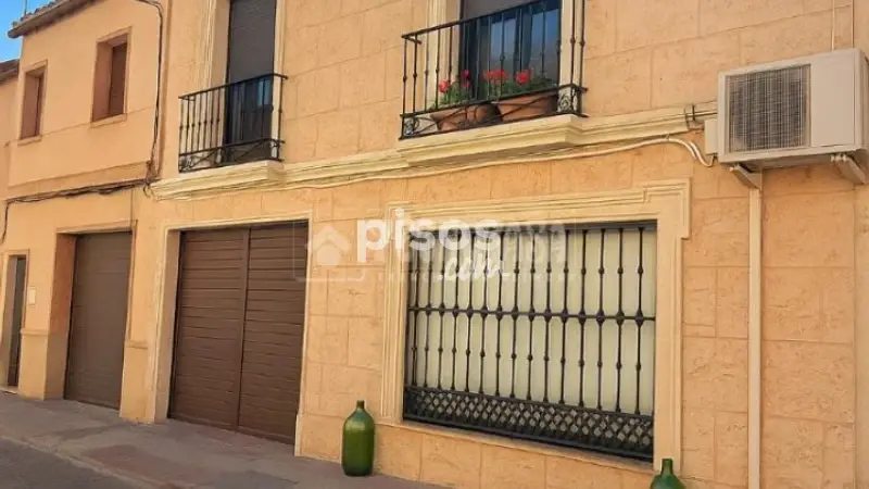 Casa Adosada 341m2 en Alcazar de San Juan