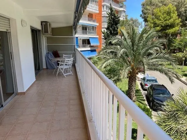 Alquiler Vacacional Julio: Piso con Terraza y Piscina en Playa de San Juan