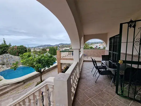 Casa en Venta en Villas Nerja Malaga 3 Dormitorios Piscina Garaje