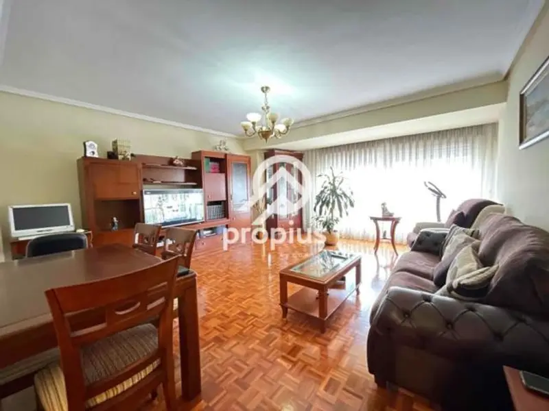 Piso en venta en Oviedo con 4 dormitorios 3 baños garaje y trastero