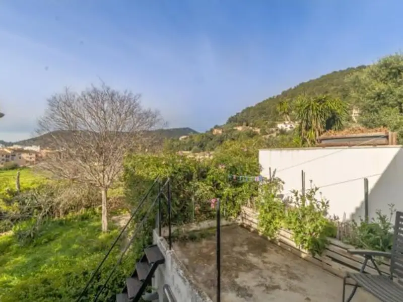 Chalet en Alaro con Vistas Despejadas y Terraza