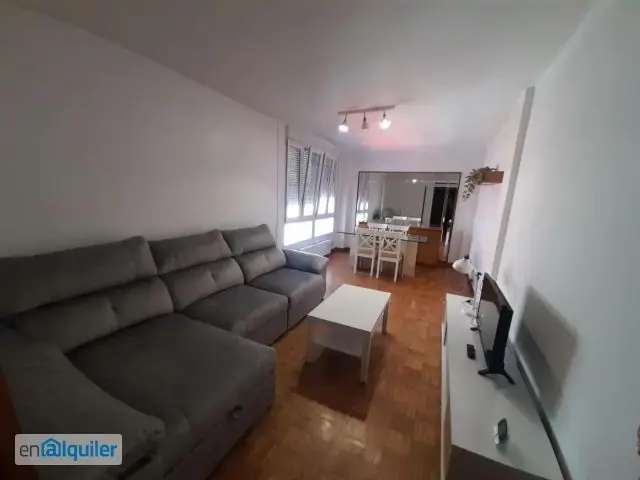 Alquiler Piso Santander: 2 Dormitorios, Amueblado, Garaje, Cerca de la Playa y Campus