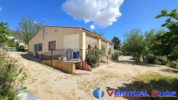 Chalet 3 Dormitorios Caudete 170m2 Jardin