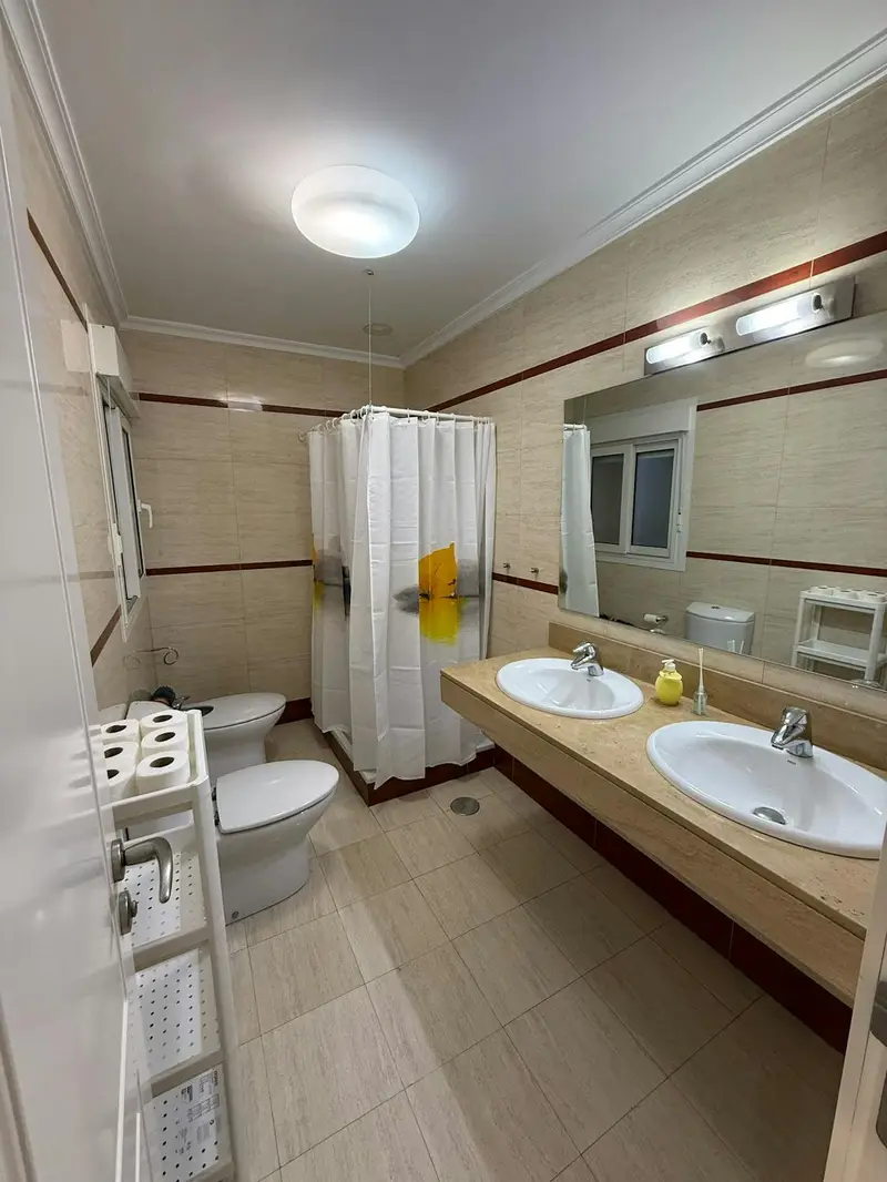 Habitacion Alquiler Almeria Centro 5 Dormitorios 2 Baños Wifi
