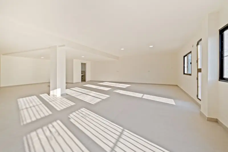 Local Comercial Calahonda Alquiler Venta 250m2