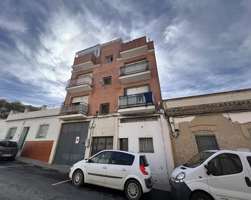 Piso 75m2 4 habitaciones 3 baños Tharsis Huelva