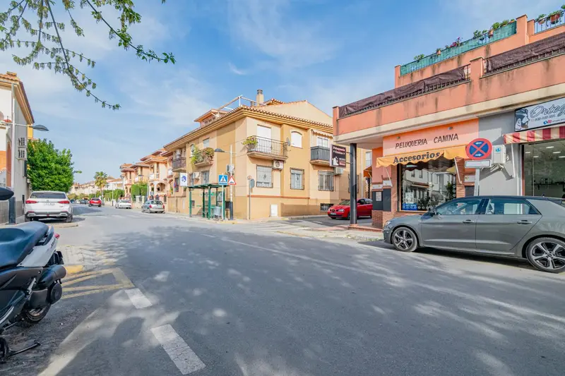 Venta Local Comercial Híjar Las Gabias Gran Oportunidad