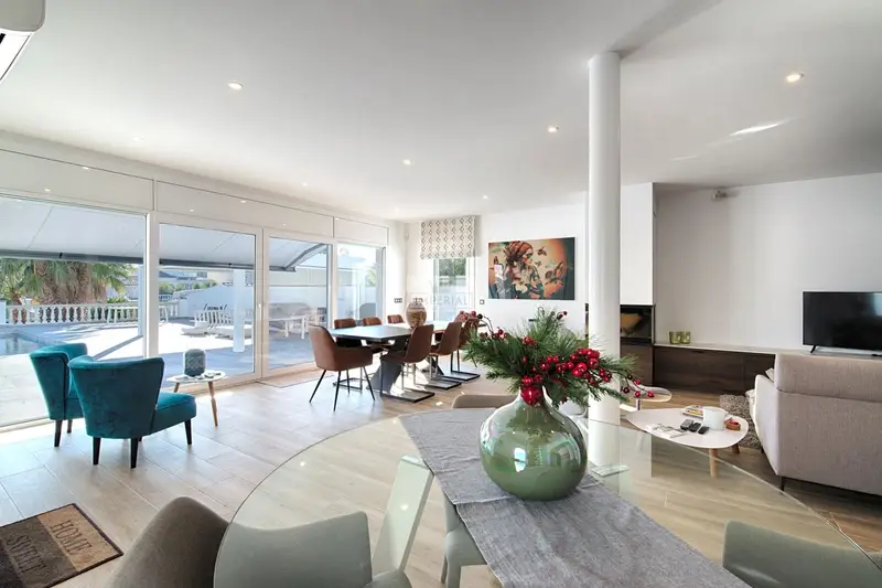 Casa en venta Empuriabrava 3 suites garaje piscina amarre