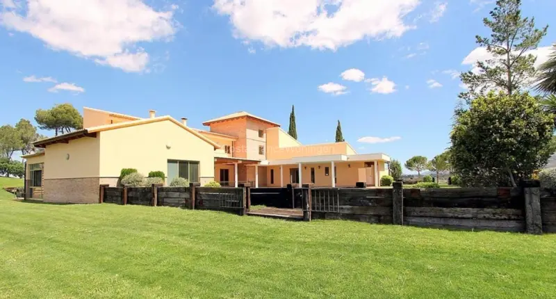Venta Villa con piscina en Penaguila