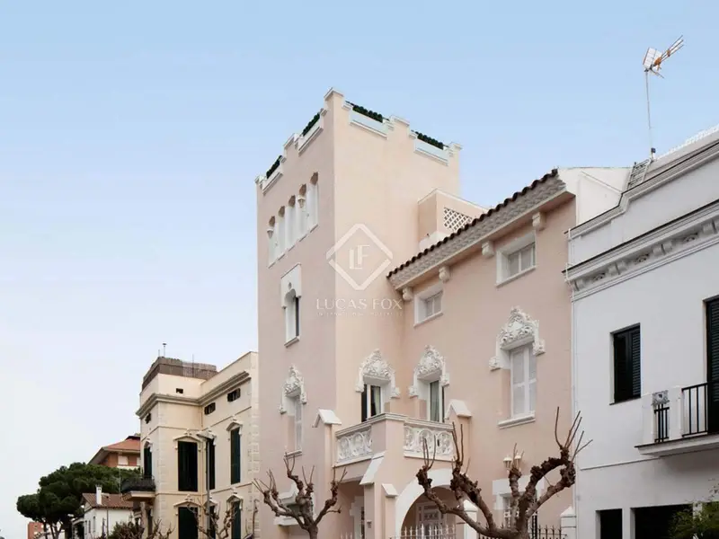 Chalet Historico en Caldes d'Estrac con Jardin Privado