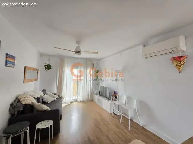 Atico Reformado con Terraza Esquinera en Cunit