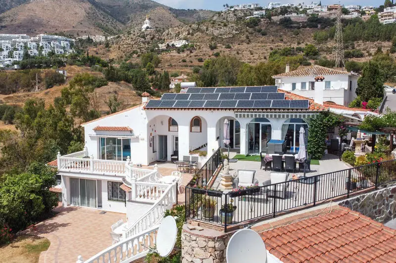 Villa en Venta Benalmadena Pueblo 7 Dormitorios Vistas al Mar