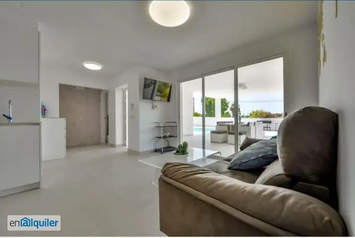 Villa Moraira Amueblada Cerca de la Playa