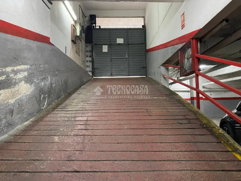 Plaza de Garaje en Venta Horta Guinardó Acceso Fácil