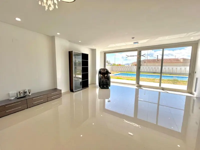 Venta Casa Lujosa en Playa Oliva 5 Dormitorios Piscina Cerca Mar