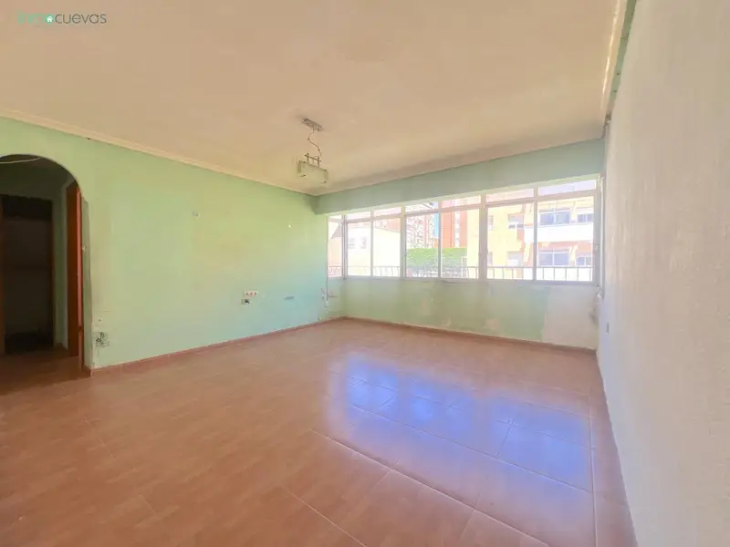 Piso en Venta en Almeria Centro 3 Dormitorios Cerca de la Playa