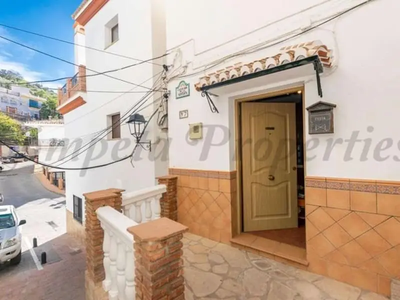 Adosado en Venta Sayalonga 2 Dormitorios