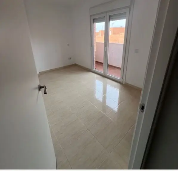 Casa con 3 habitaciones en Cebolla, Toledo