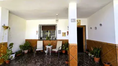 Casa en Venta en Loja con Piscina y Garaje