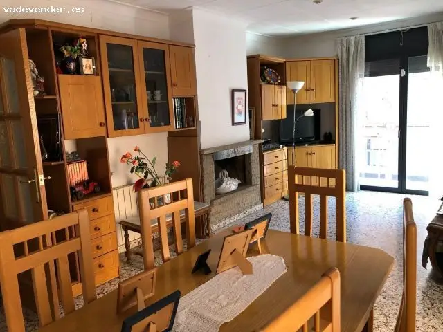 Casa Esquinera con Local Mataró 200m²  Oportunidad Inversión