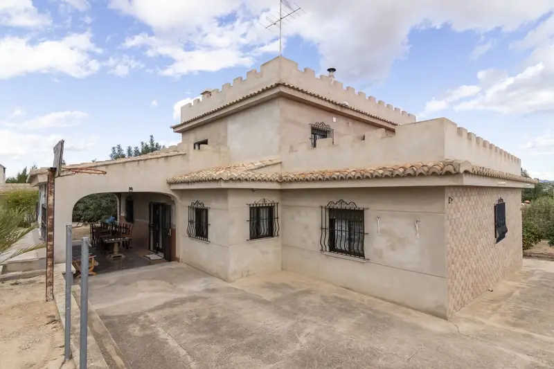 Chalet en Llíria con Vistas a la Montaña