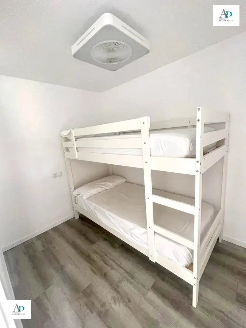 Apartamento en alquiler en Mil Palmeras, Orihuela, Alicante