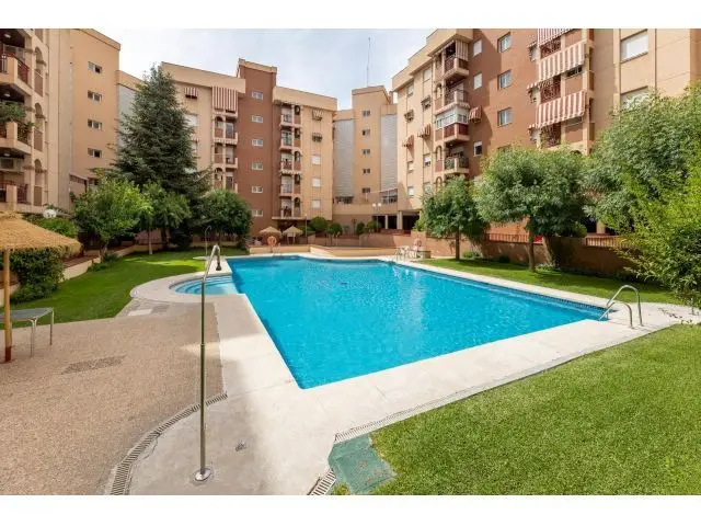 Gran Piso 138m2 Urbanizacion Privada Piscina Sierra Nevada