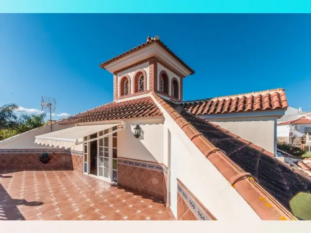 Casa Villa 5 Dormitorios Alquiler Cártama España