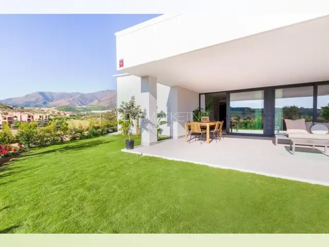Apartamento 2 Dormitorios Estepona Cerca Playa Golf