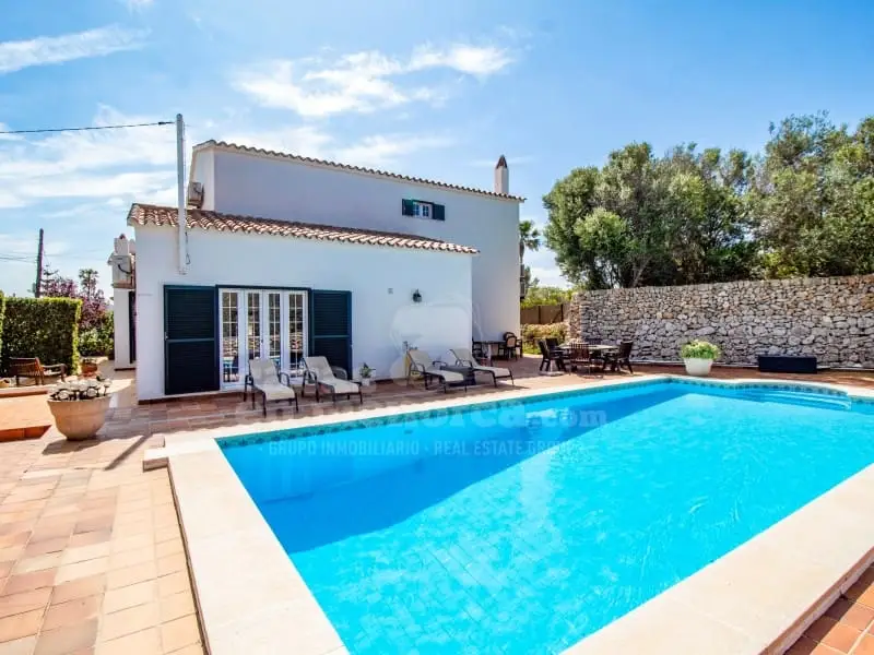Casa Rural en Llucmaçanes Menorca con Piscina y Jardín