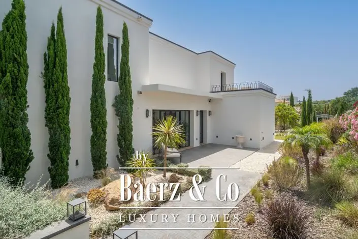 Villa de Lujo en Sotogrande 6 Dormitorios Piscina Privada