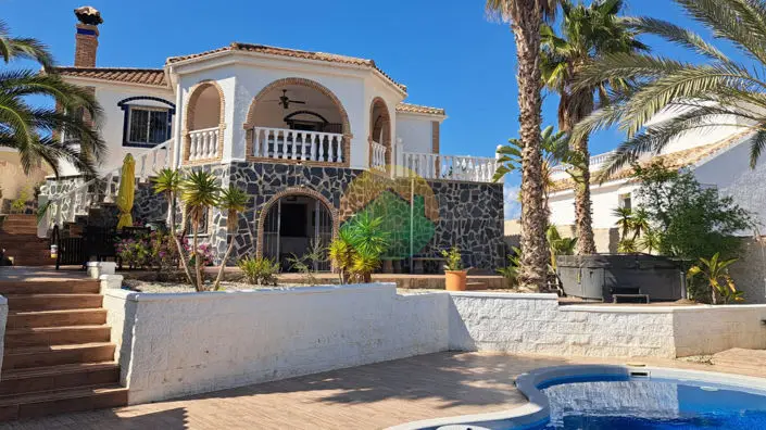 Villa 5 Dormitorios Camposol Golf Piscina Jacuzzi Vistas
