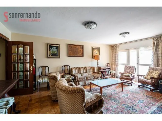 Piso en Calle Vargas Santander con Ascensor