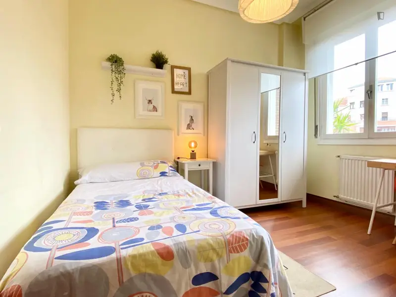 Amplia Habitación Exterior.