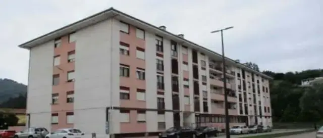 Piso en venta Calle Avde Espa	

 a Corrales de Buelna Cantabria