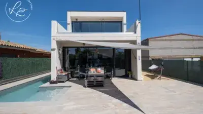 Casa prefabricada 227m2 con piscina jardin y barbacoa en L´Armentera