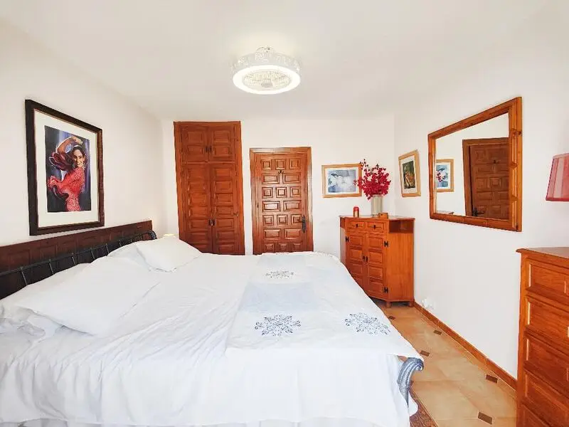 Casa Adosada 3 Dormitorios Apartamento Independiente Nerja