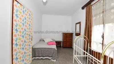Casa en Arriate con Local Comercial y Terraza