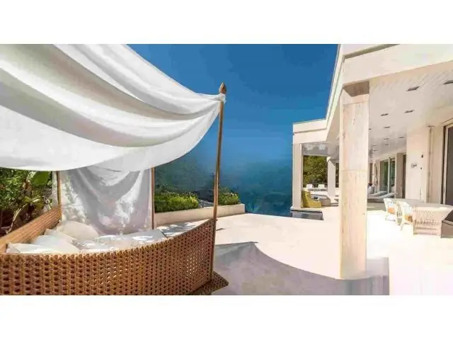 Villa de Lujo en Son Vida con Vistas al Mar