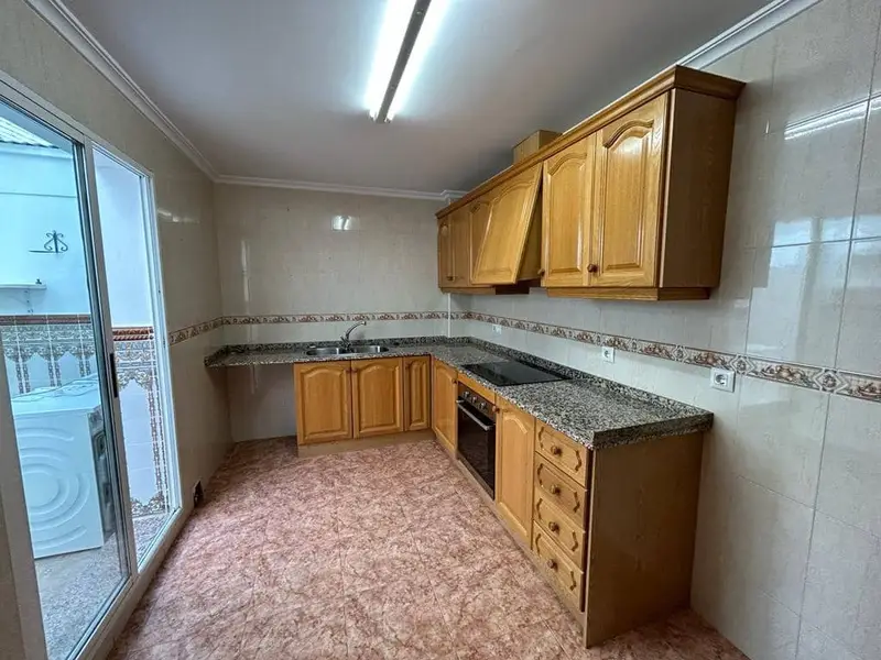 Chalet en Alquiler Pinoso Alicante 4 Dormitorios 2 Baños
