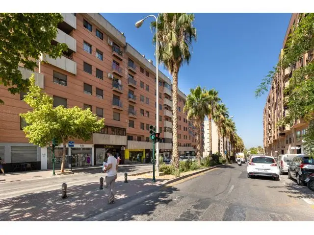 Precioso Piso 2 Dormitorios Granada Zona de Moda