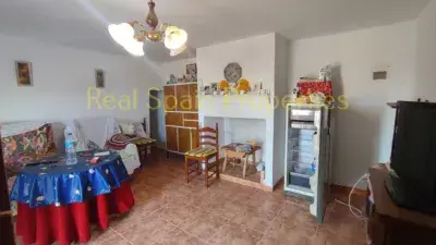 Cortijo con Terrenos y Agua en Velez Rubio