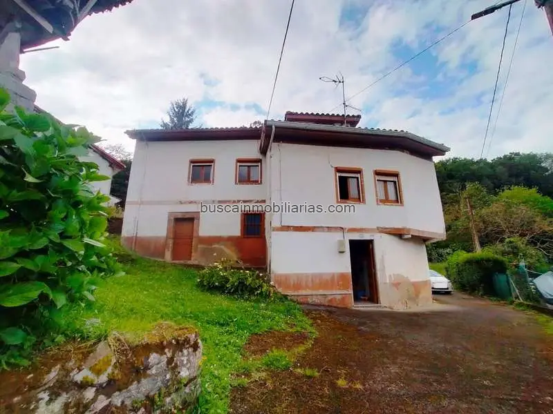 Villa en venta en Pravia junto al rio Narcea