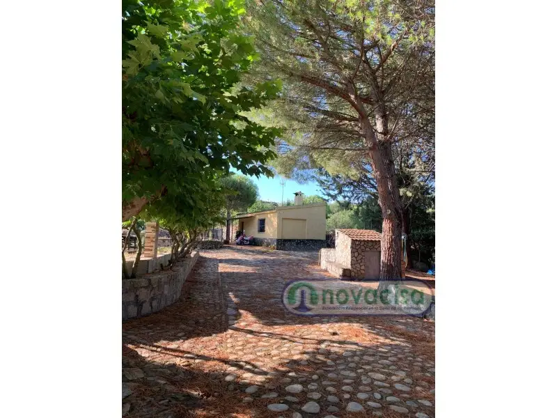 Venta Chalet con chimenea en El Tiemblo - Ref: 0225